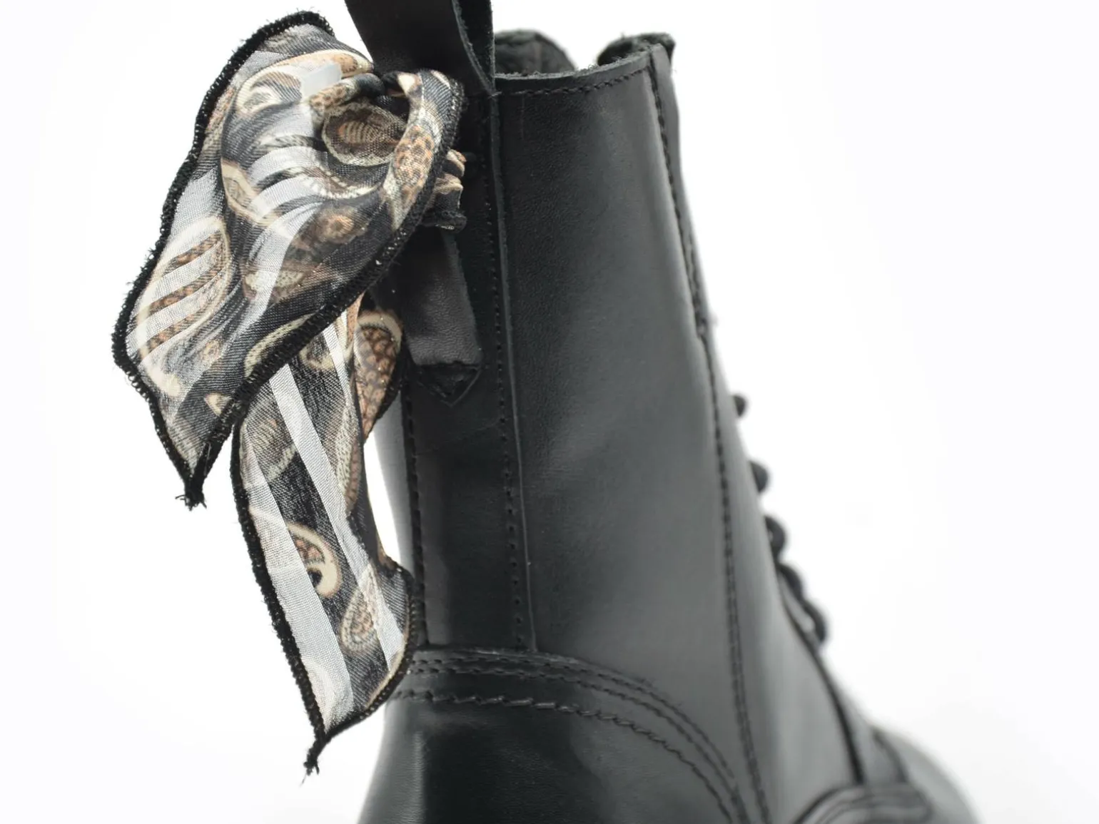 Favela Fly XM3 ORIA ETIENNE Noir Boots et Bottines Plates Femme