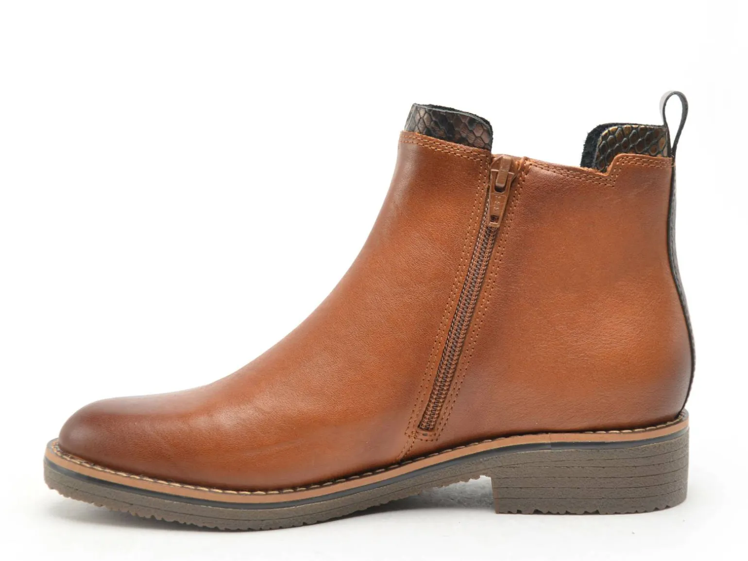 Fugitive GENOI Marron Boots et Bottines Plates Femme