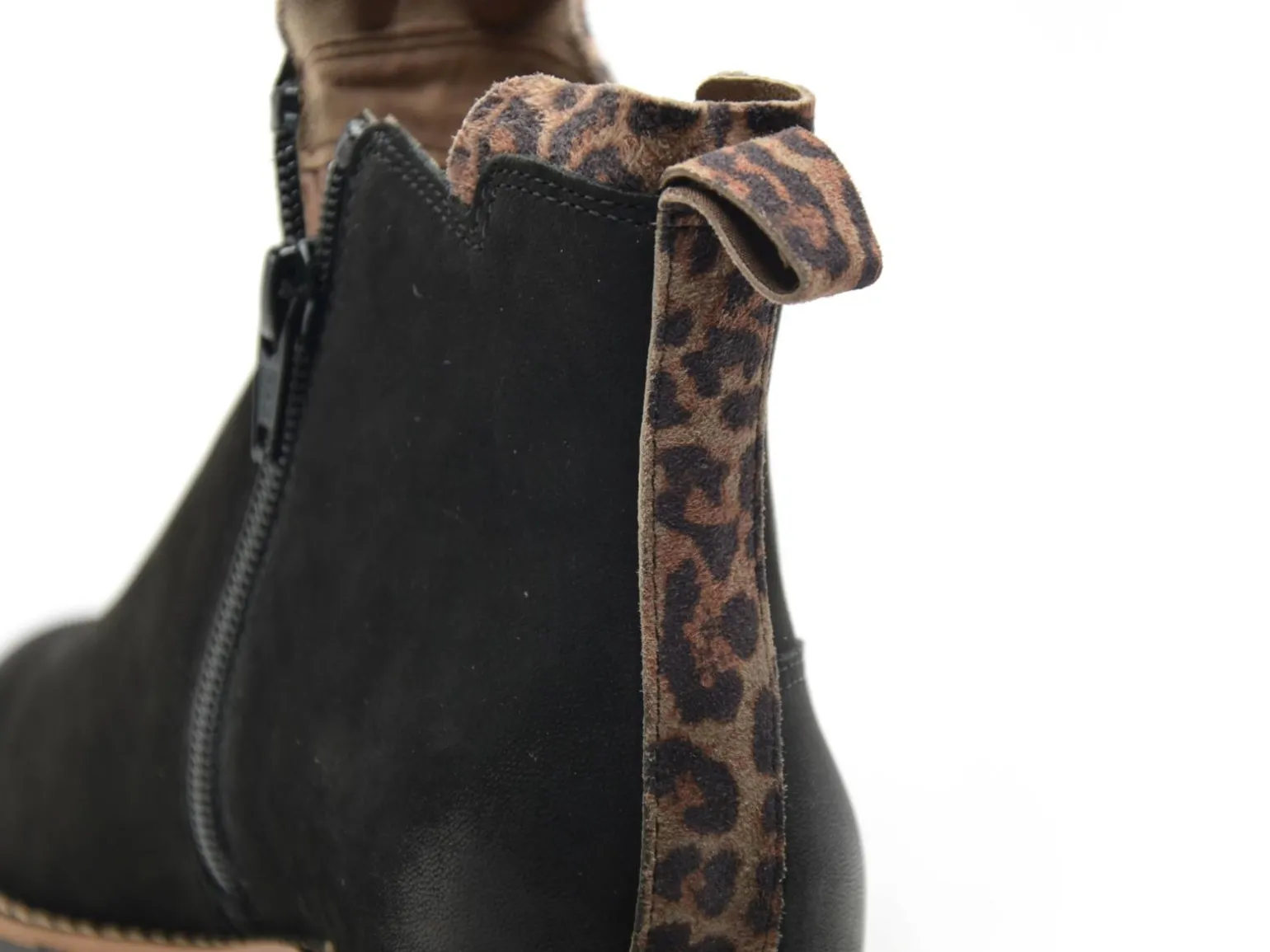 Fugitive GENOI Noir Boots et Bottines Plates Femme