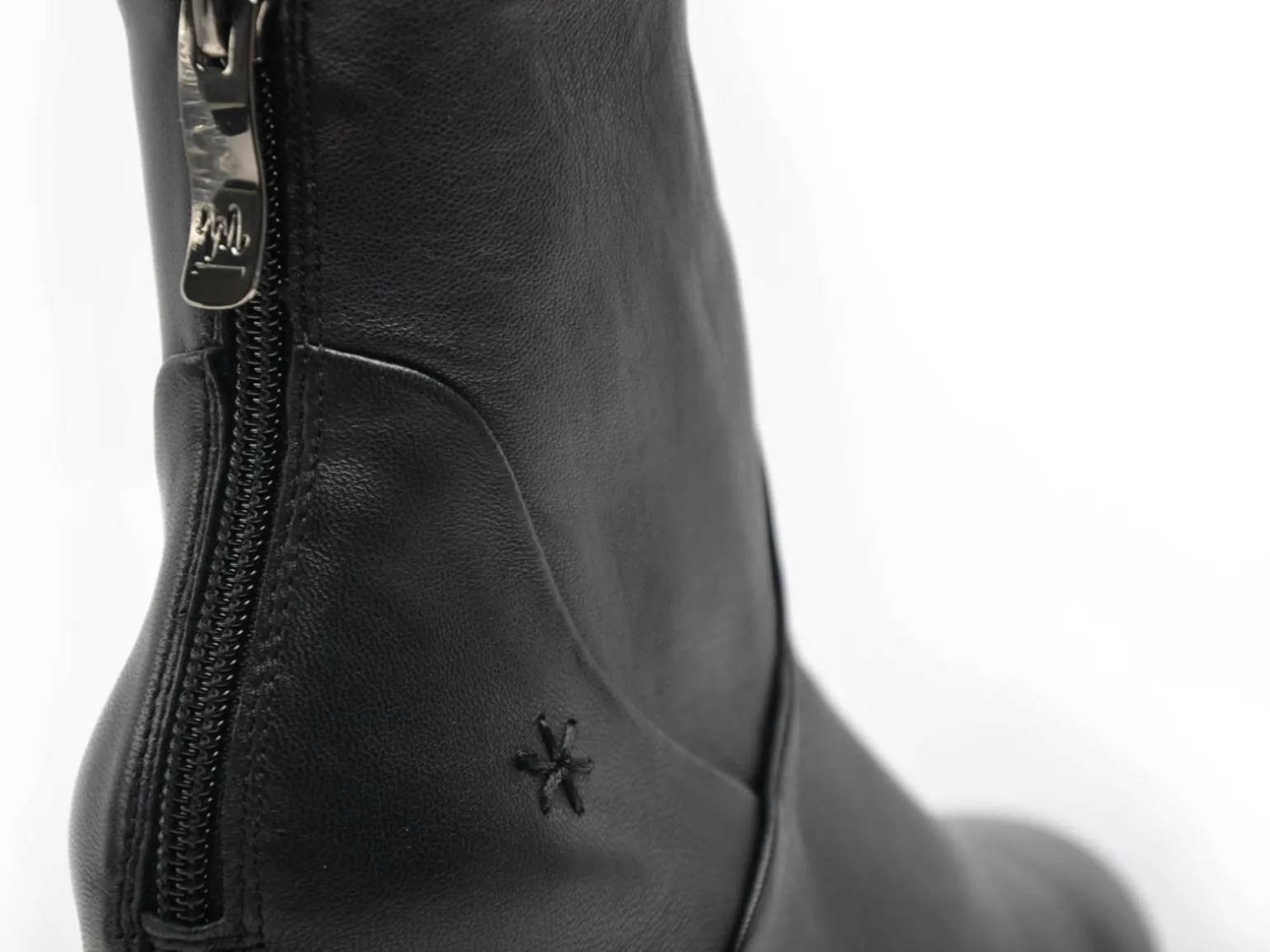 Mamzelle TAXUS Noir Boots et Bottines à Talons Femme