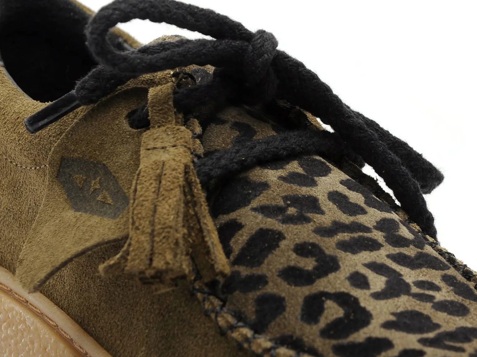Regard DIEPE V3 Kaki Baskets Basses Femme