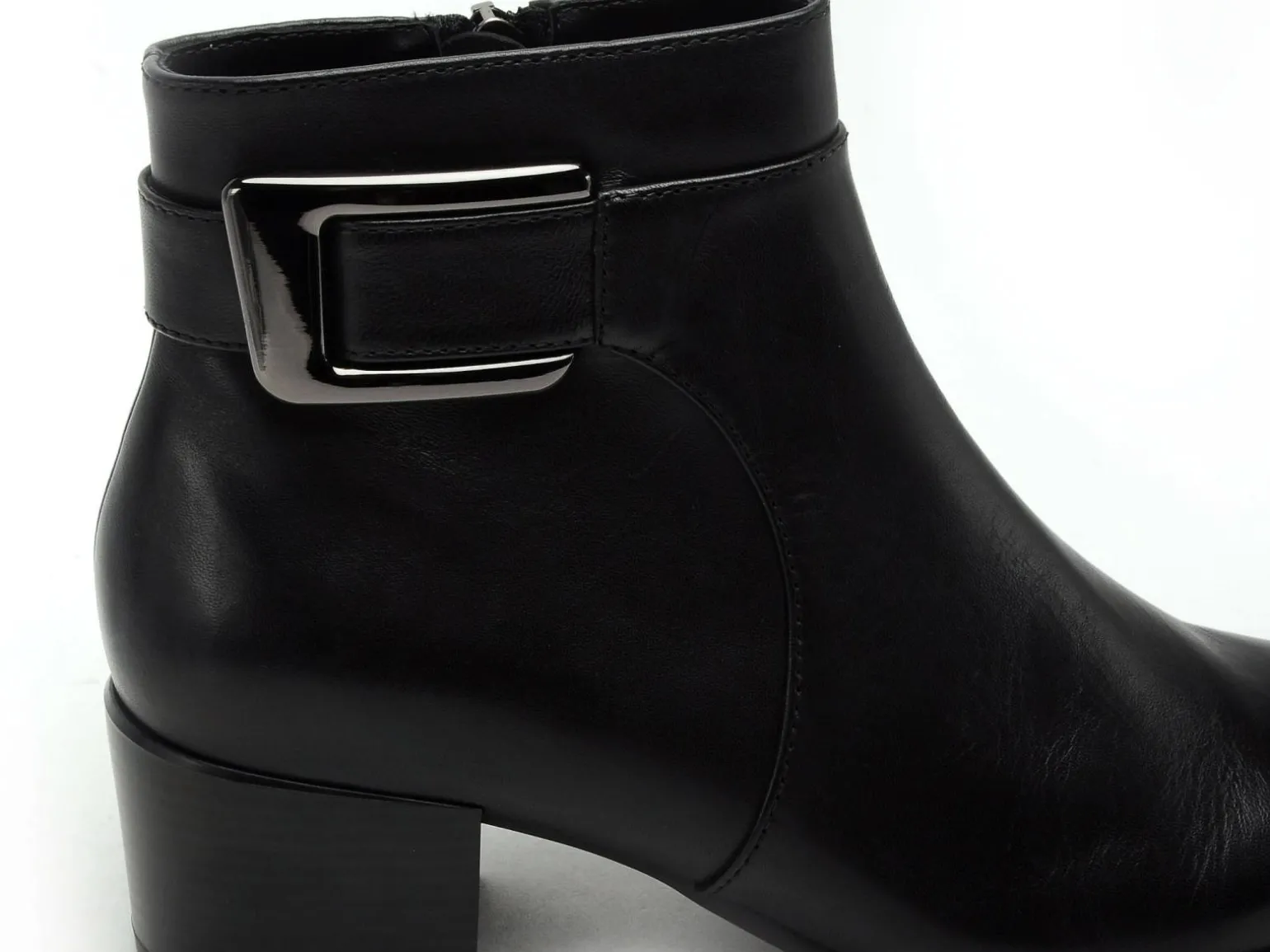 Regarde Le Ciel Boots JOLENE 27 Noir Boots et Bottines à Talons Femme